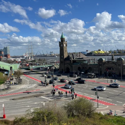 Stadtführungen zu Fuß durch Hamburg